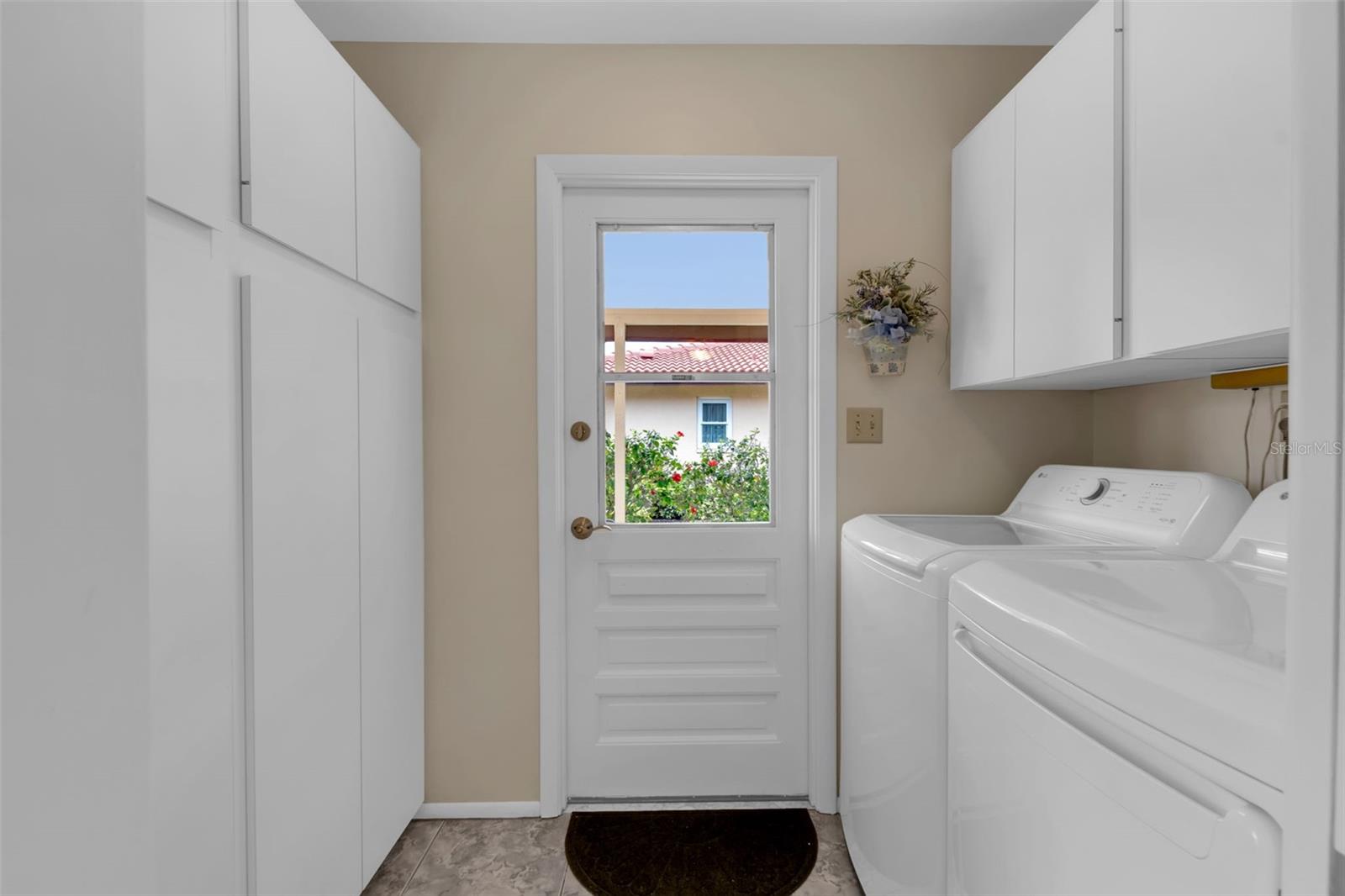 Image 32 of 51 For 3215 Mercer Road