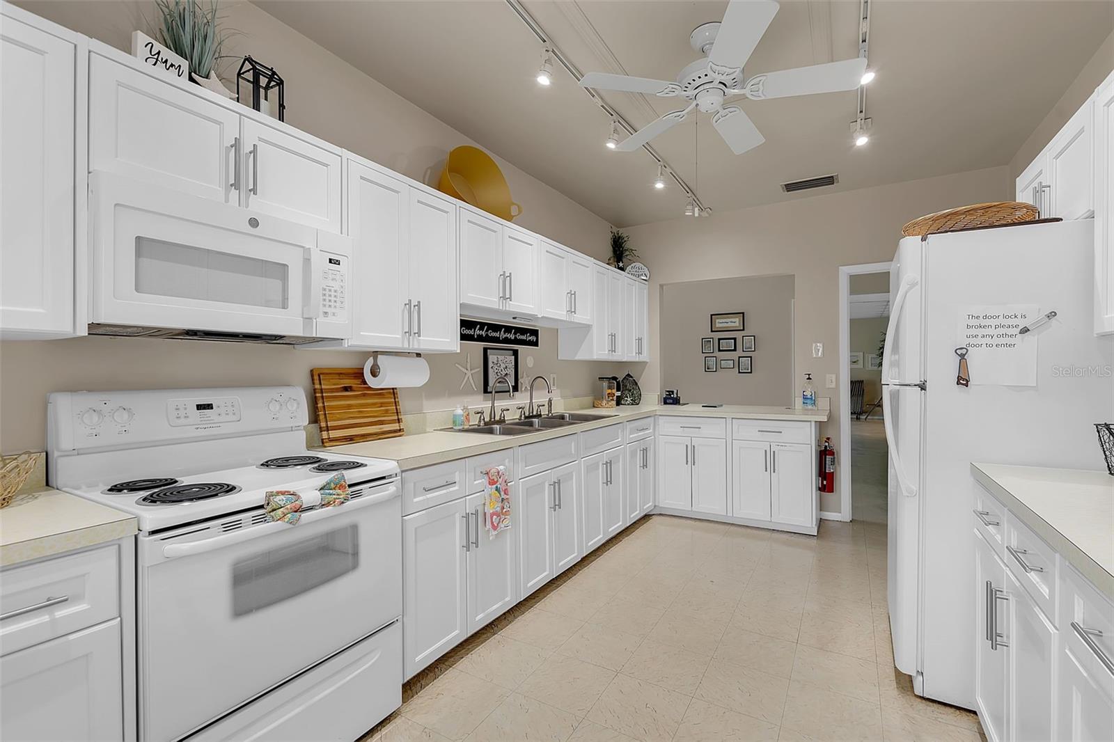 Image 49 of 51 For 3215 Mercer Road