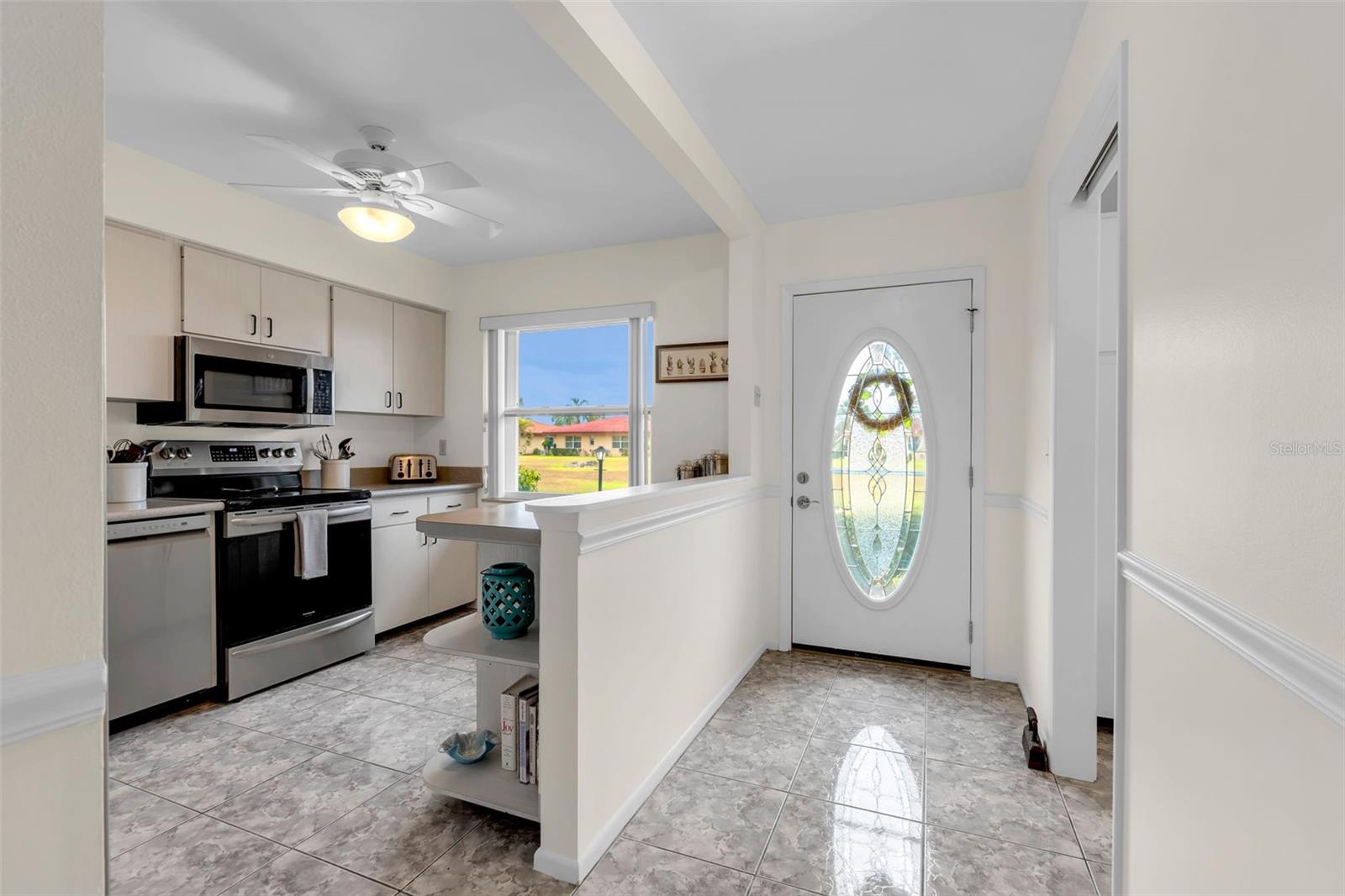 Image 5 of 51 For 3215 Mercer Road