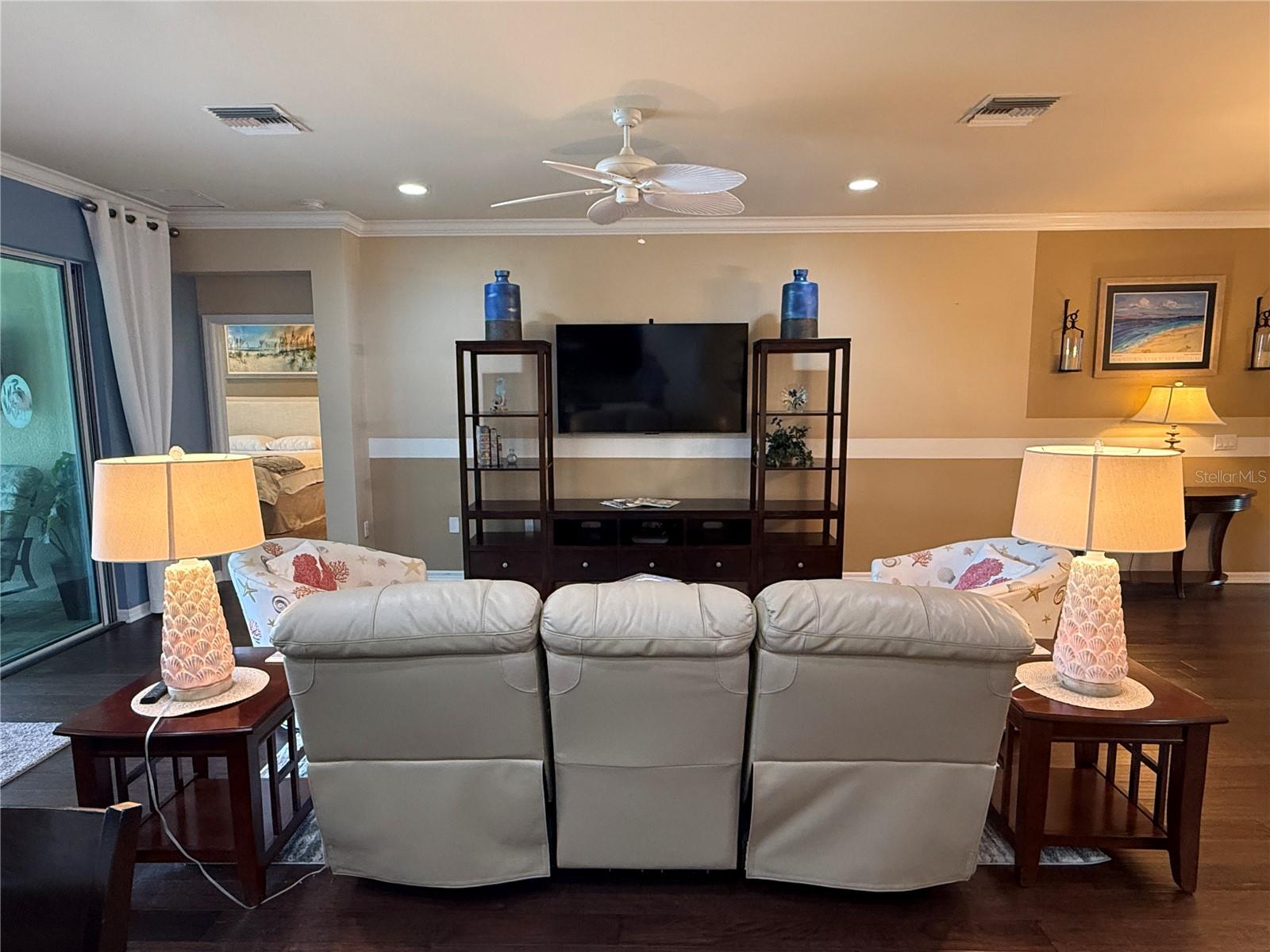 Image 17 of 90 For 13551 Salinas Street