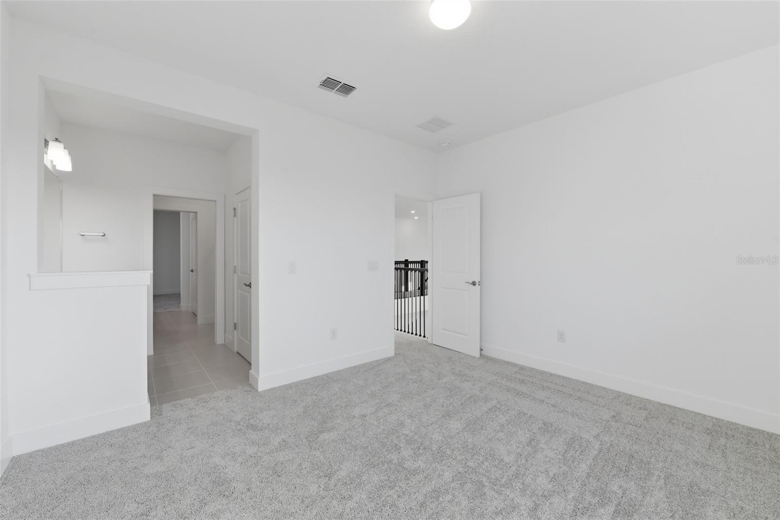 Listing photo id 16 for 6112 Jensen View Avenue