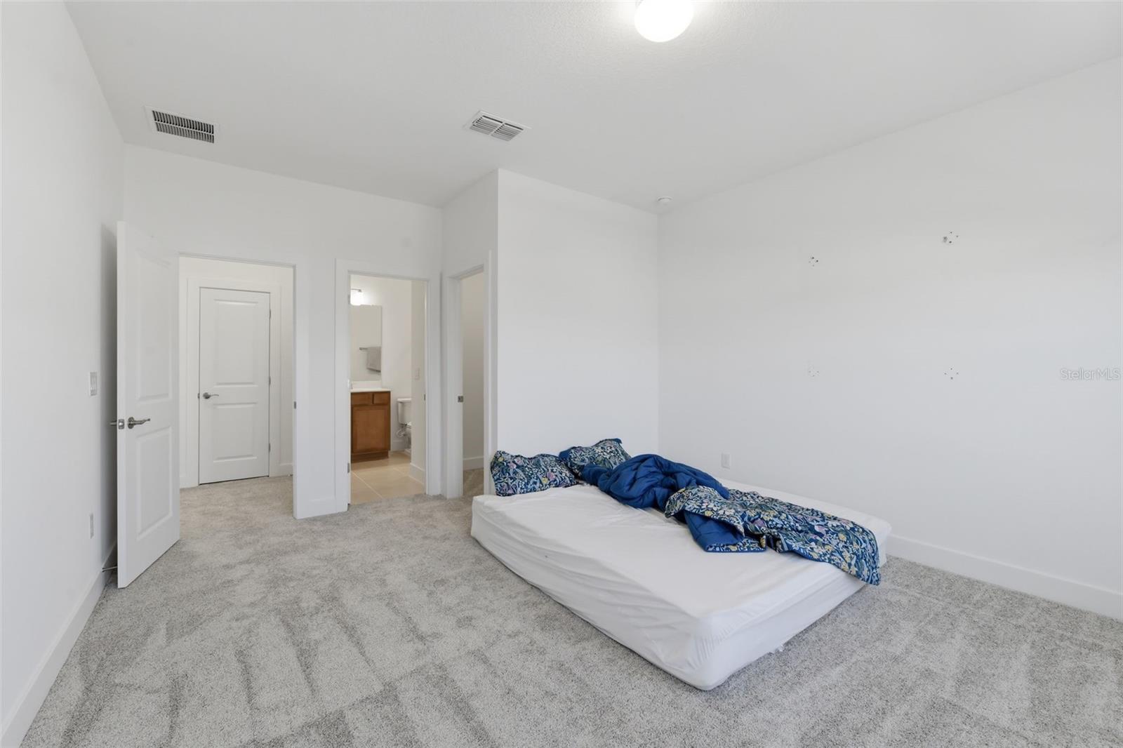 Listing photo id 28 for 6112 Jensen View Avenue