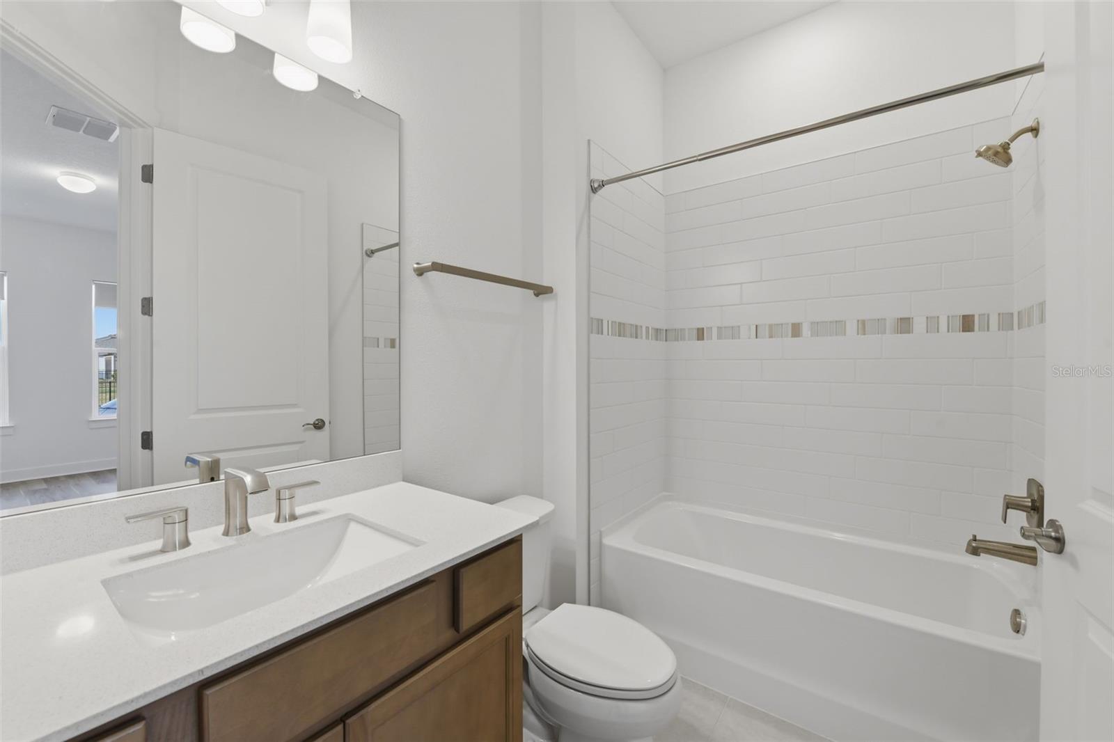 Listing photo id 30 for 6112 Jensen View Avenue