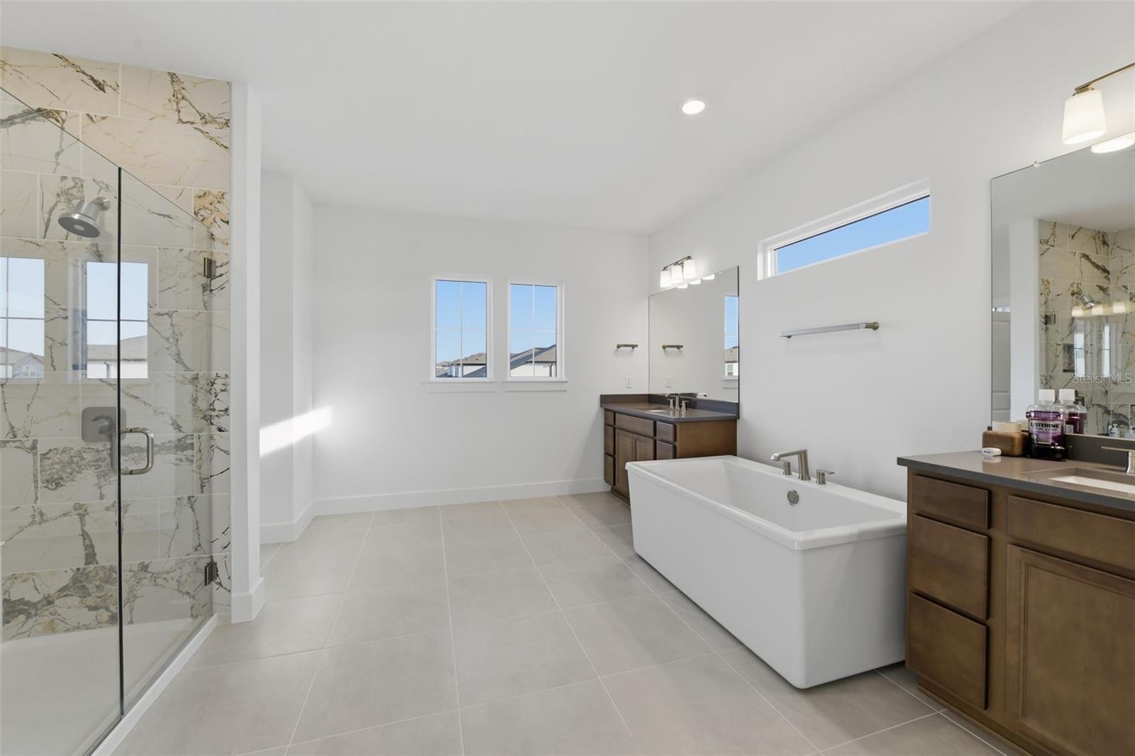 Listing photo id 33 for 6112 Jensen View Avenue