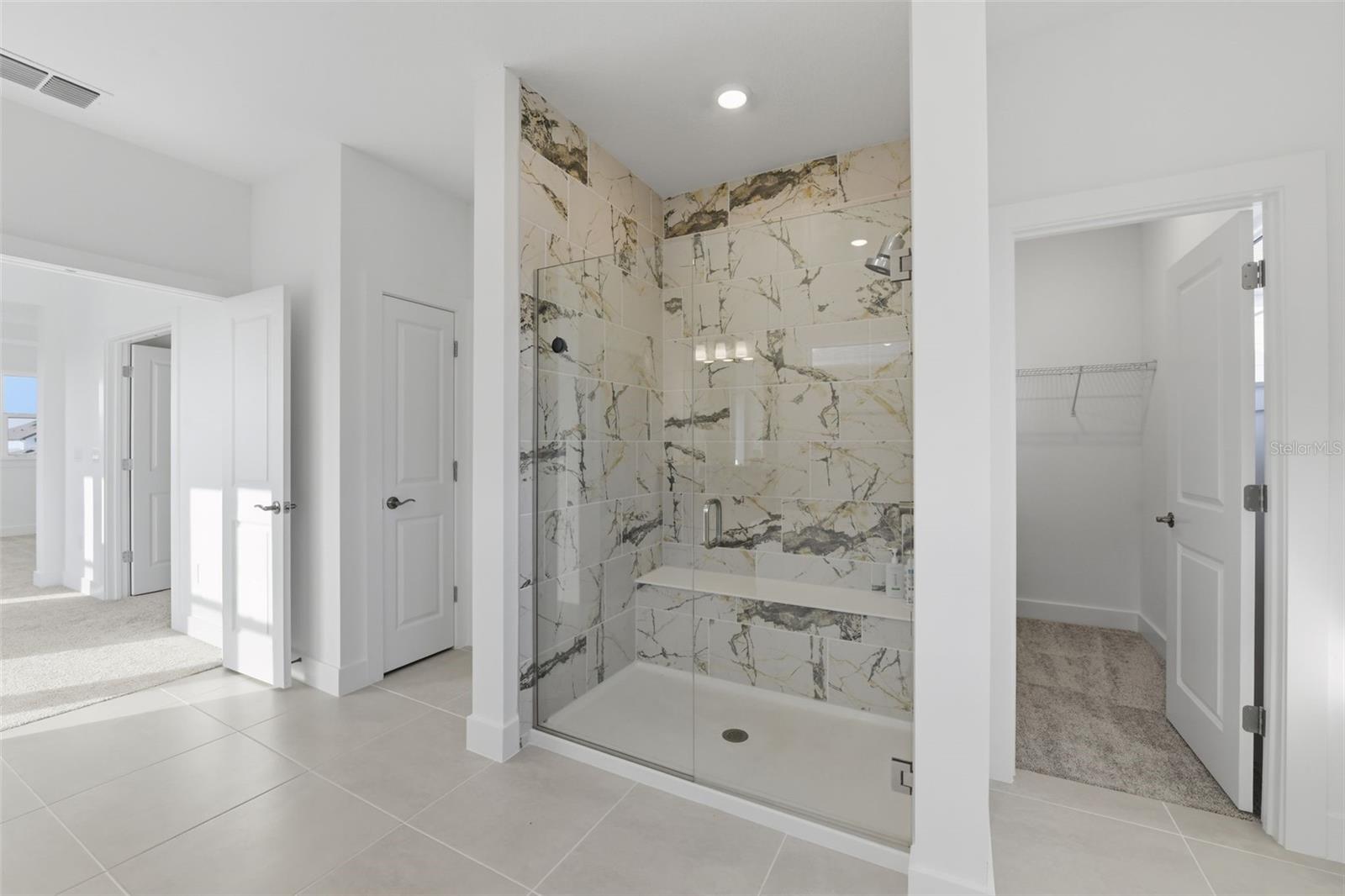 Listing photo id 35 for 6112 Jensen View Avenue