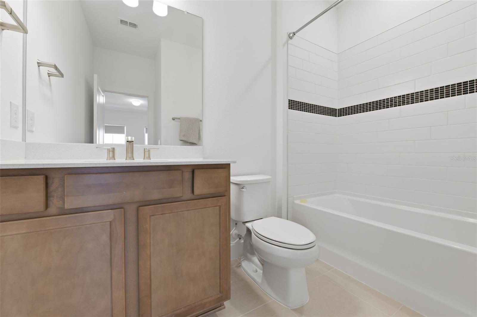 Listing photo id 36 for 6112 Jensen View Avenue