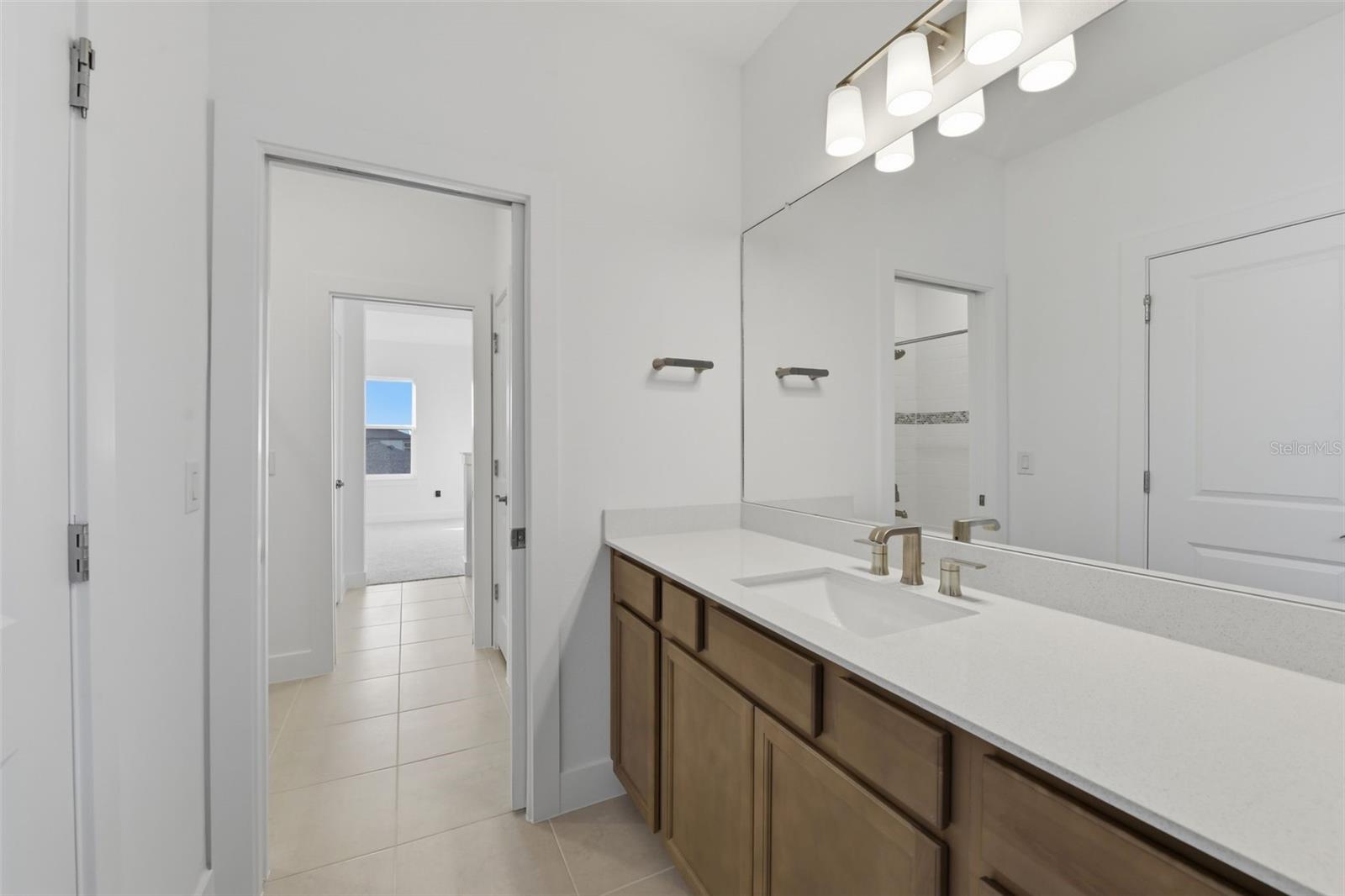 Listing photo id 37 for 6112 Jensen View Avenue