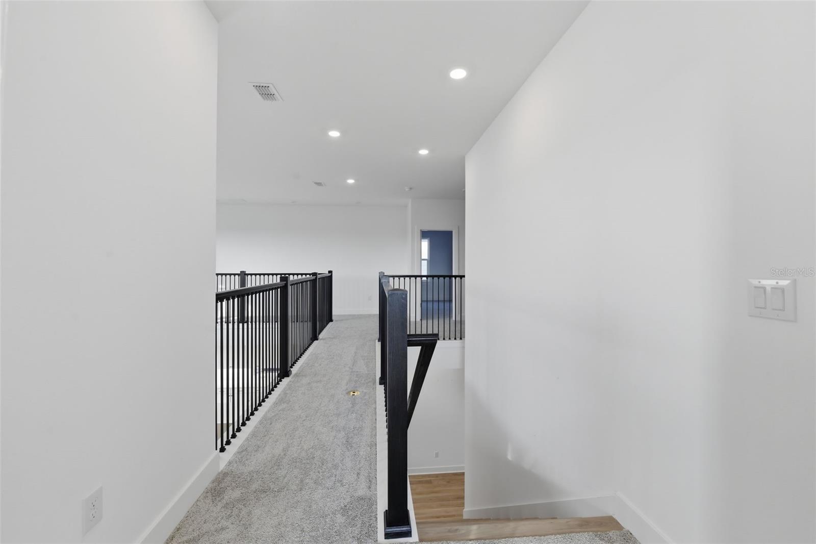 Listing photo id 41 for 6112 Jensen View Avenue