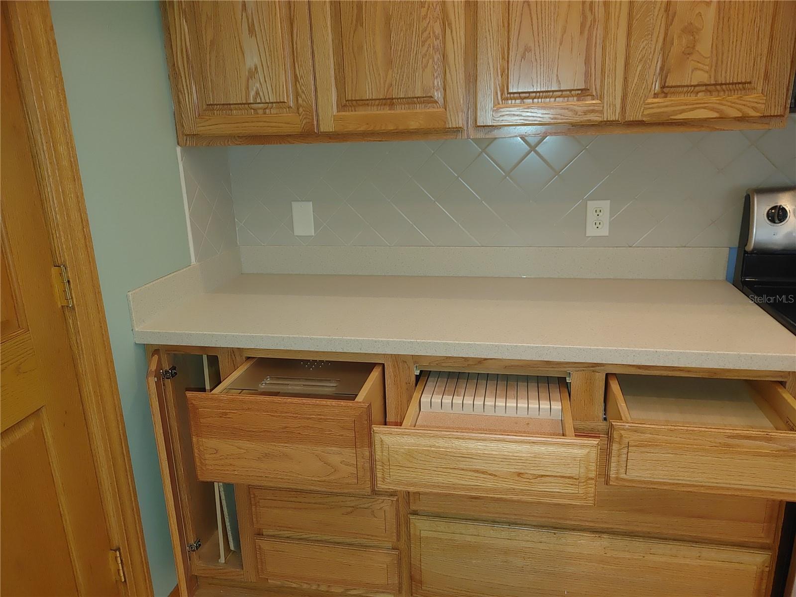 Image 17 of 73 For 7604 52nd Terrace E