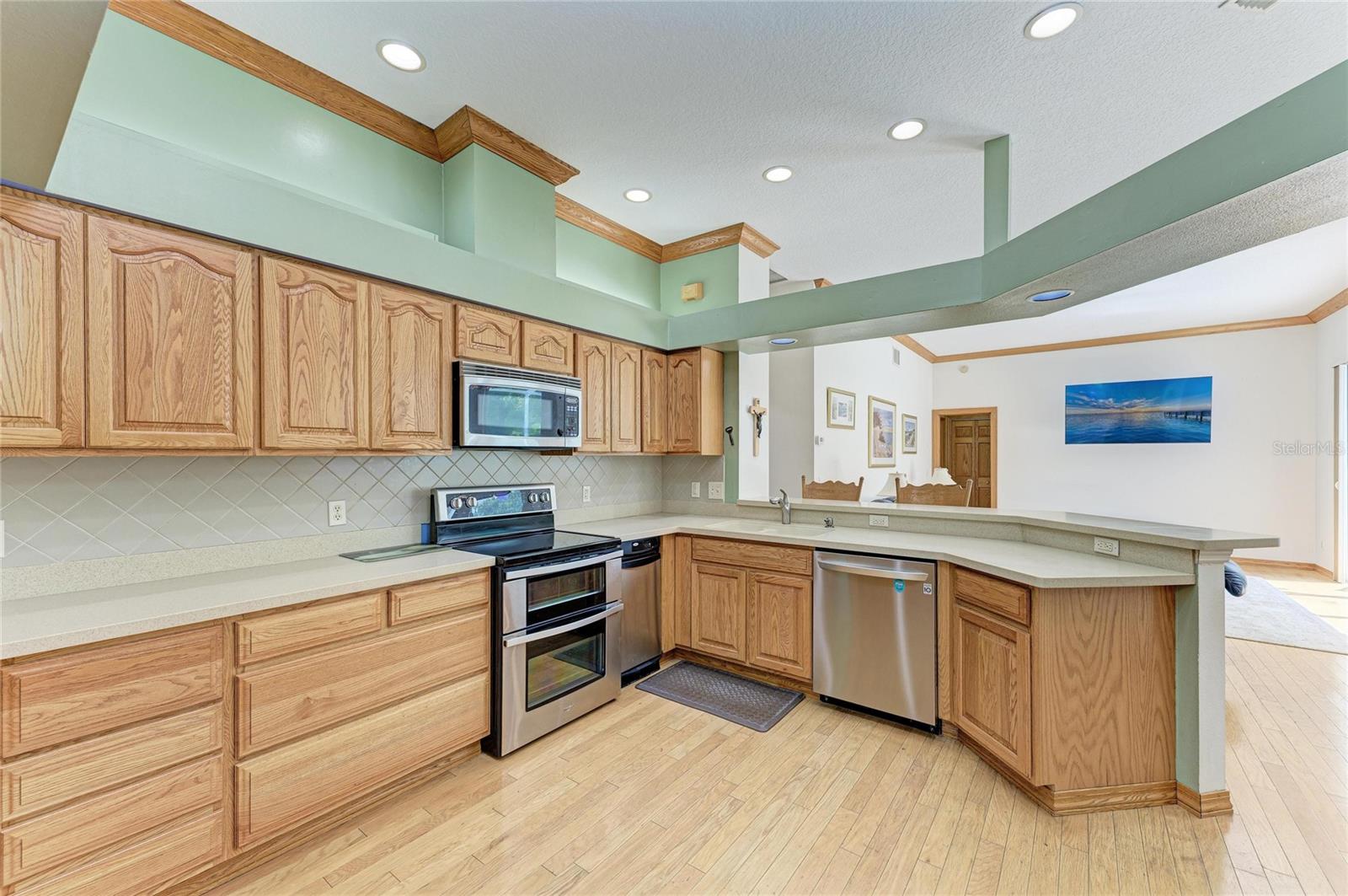 Image 18 of 73 For 7604 52nd Terrace E