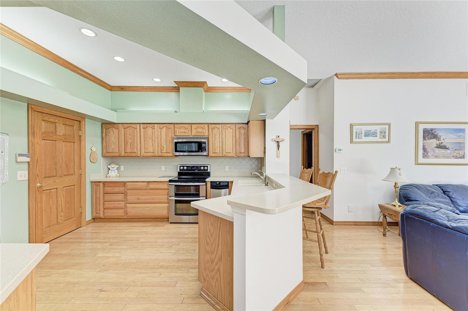 Image 4 of 73 For 7604 52nd Terrace E