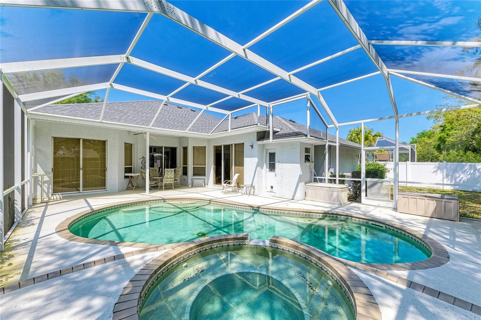 Image 5 of 73 For 7604 52nd Terrace E