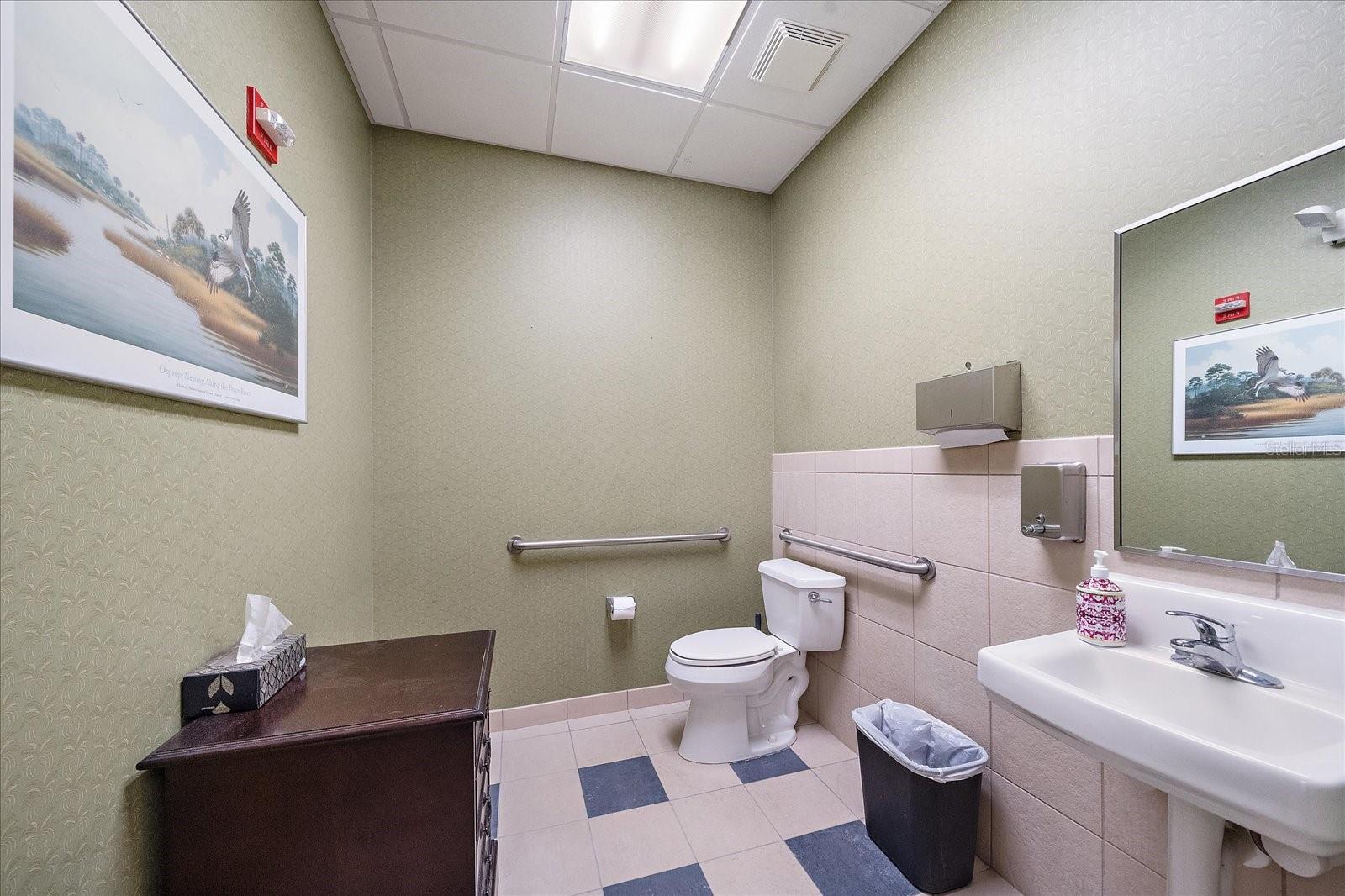 Image 22 of 23 For 5605 Marquesas Circle 12c