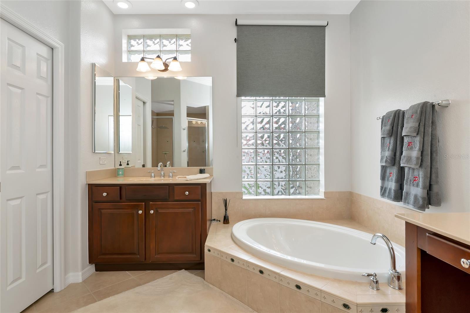 Image 15 of 67 For 405 Petrel Trail