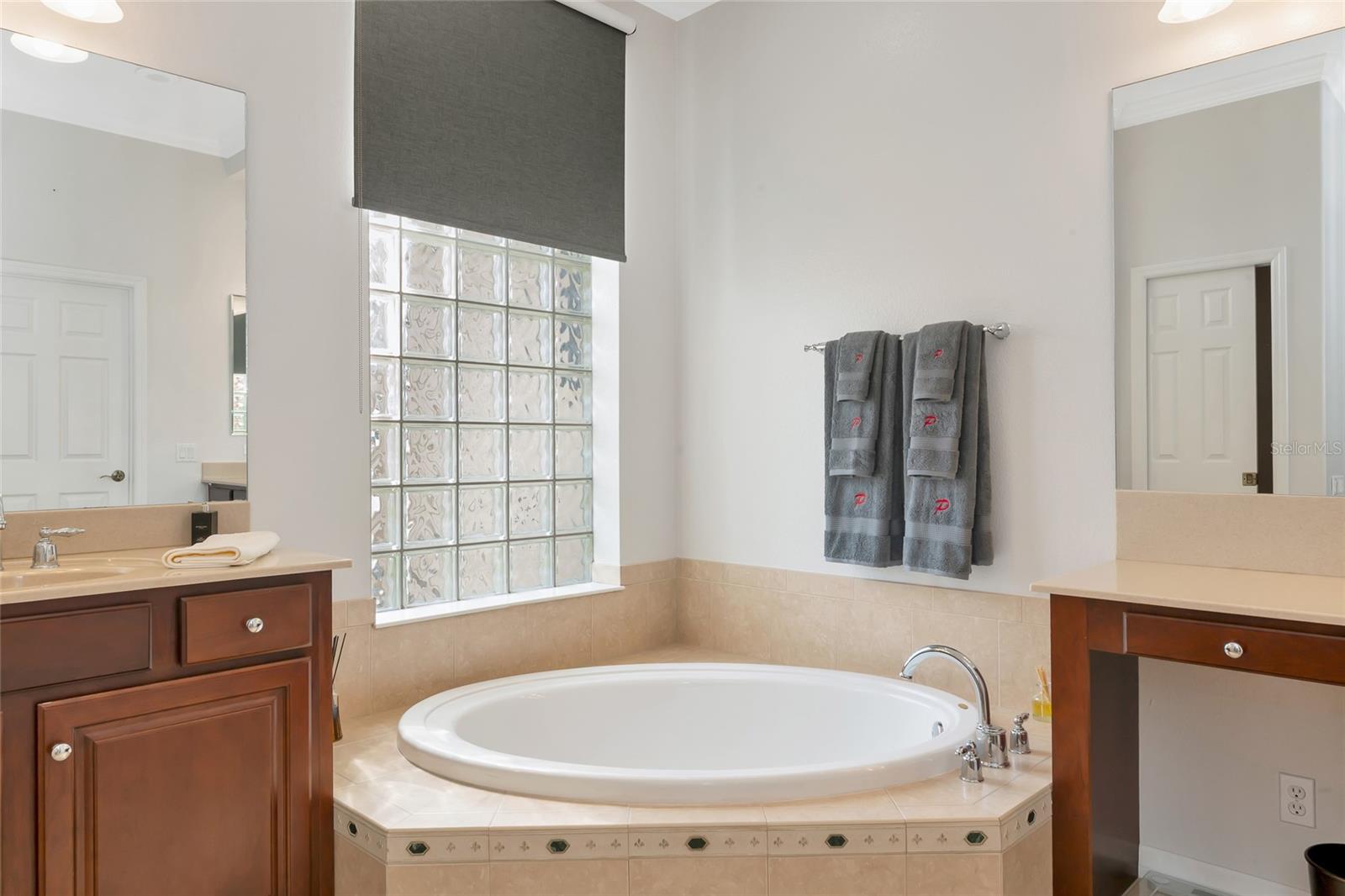 Image 16 of 67 For 405 Petrel Trail