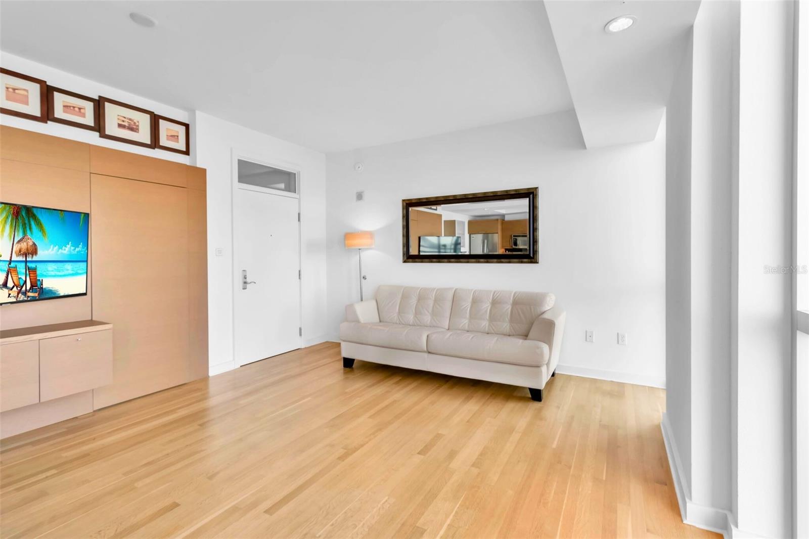 Image 4 of 30 For 1350 Main Street 502