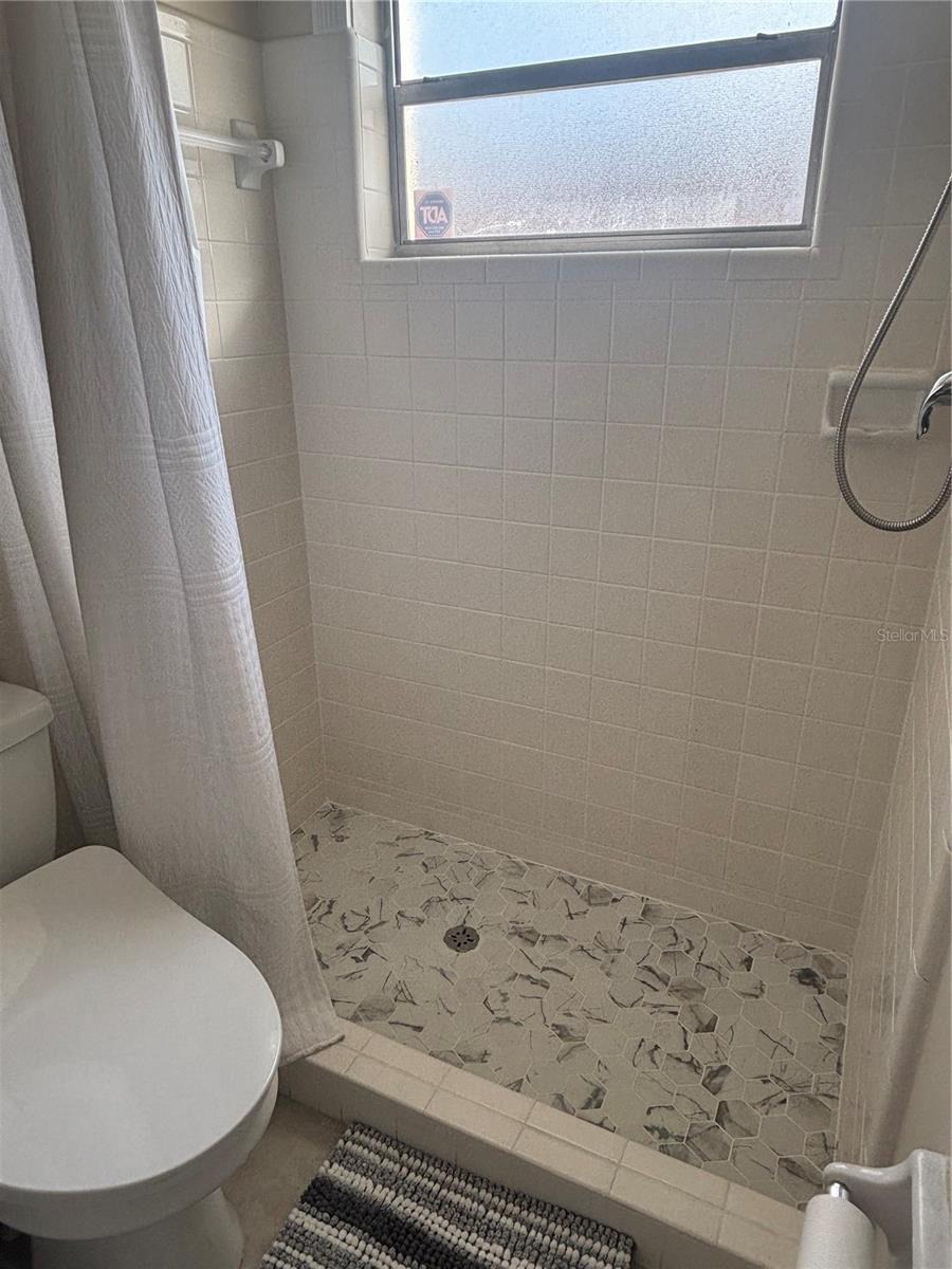 Image 19 of 32 For 2226 Fairfield Avenue