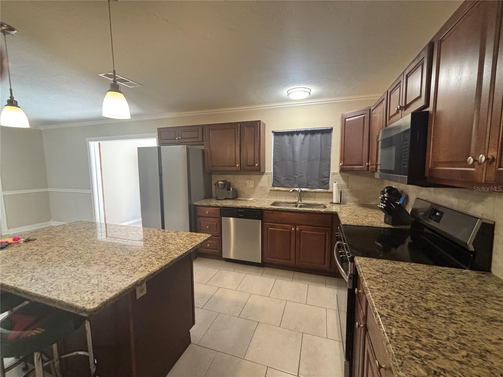 Image 4 of 32 For 2226 Fairfield Avenue