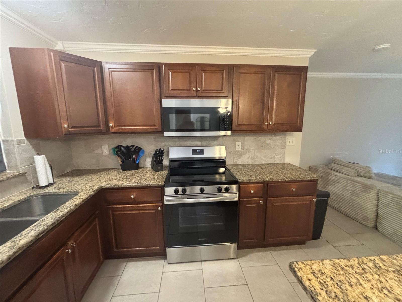 Image 5 of 32 For 2226 Fairfield Avenue