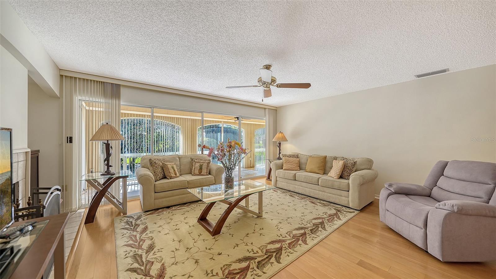 Image 12 of 70 For 5521 Chanteclaire  21