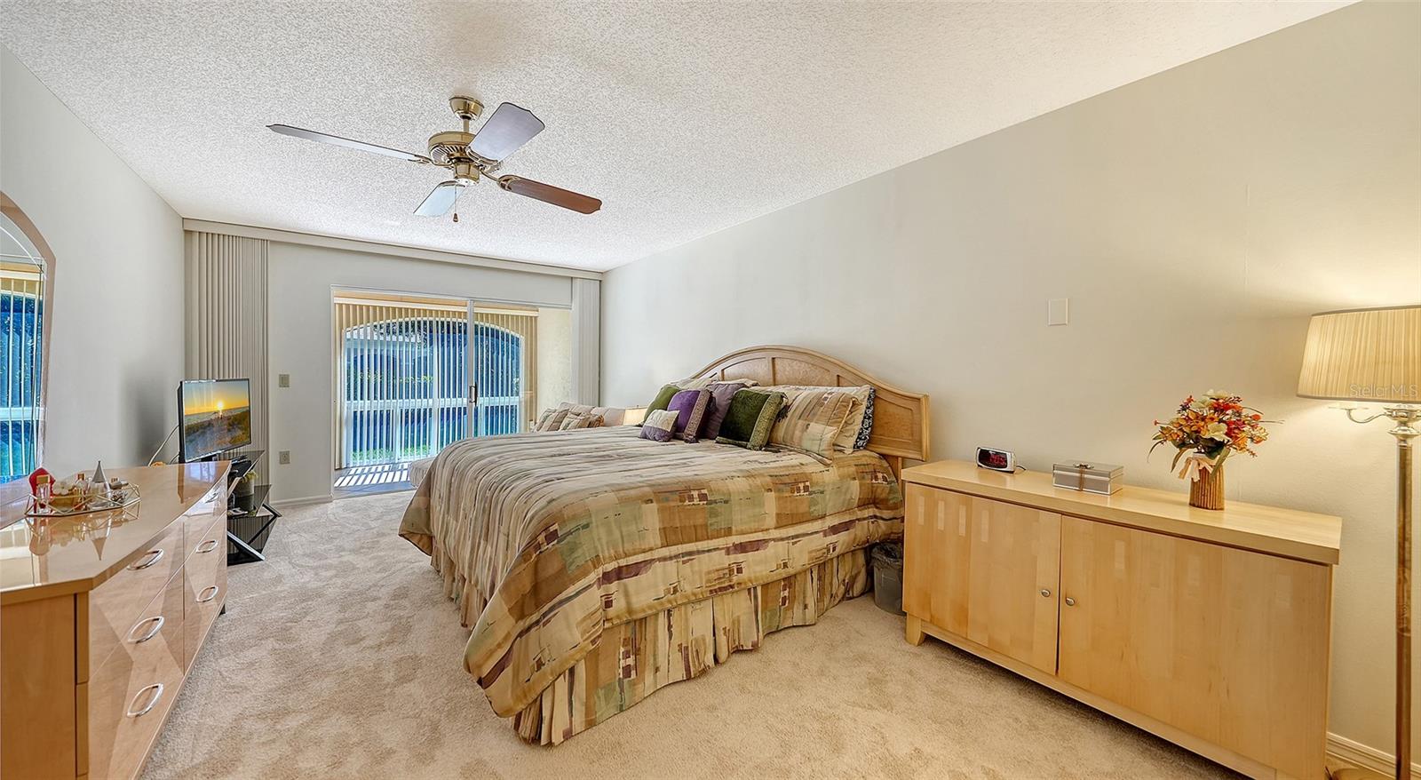 Image 23 of 70 For 5521 Chanteclaire  21