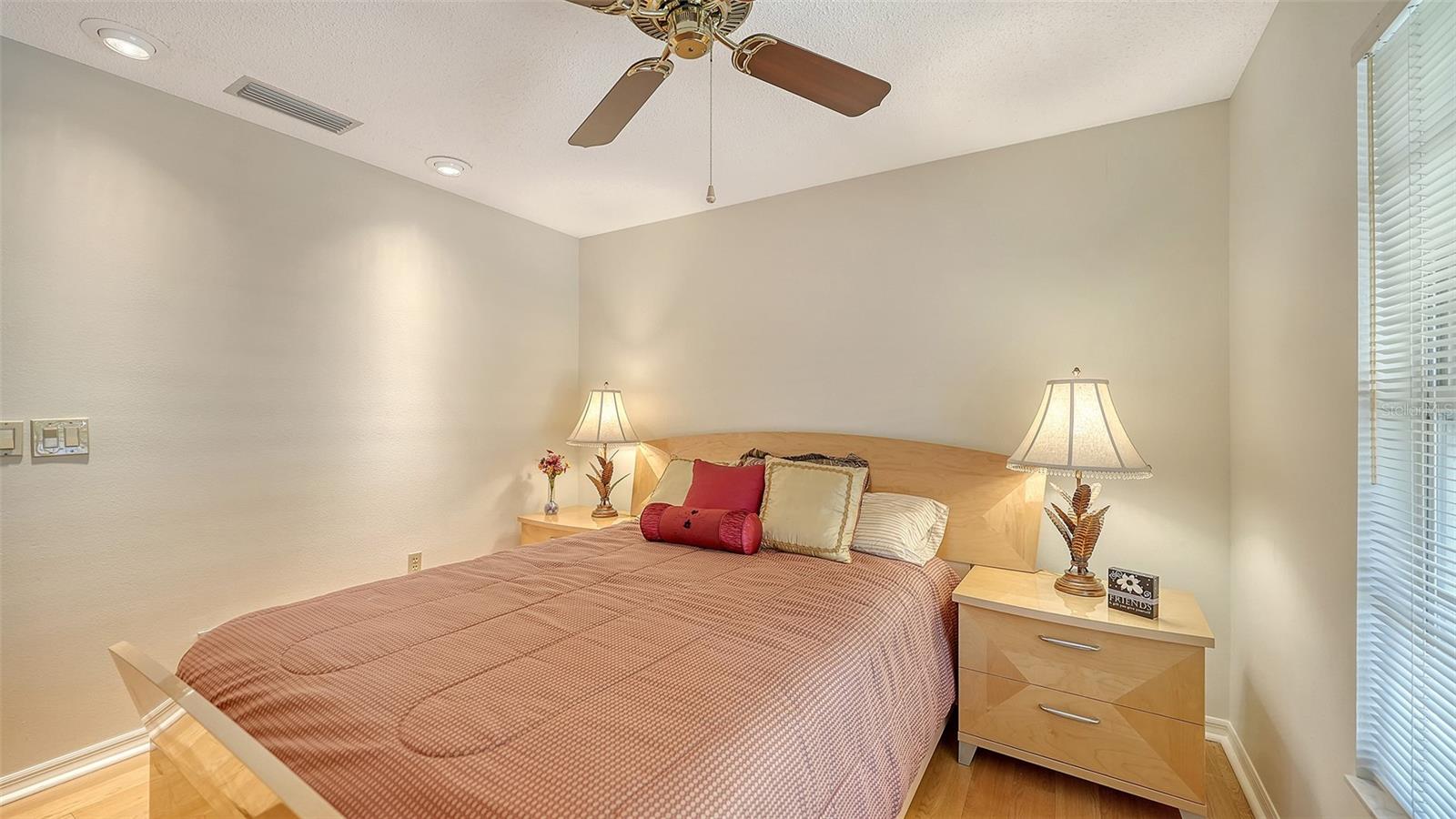 Image 27 of 70 For 5521 Chanteclaire  21