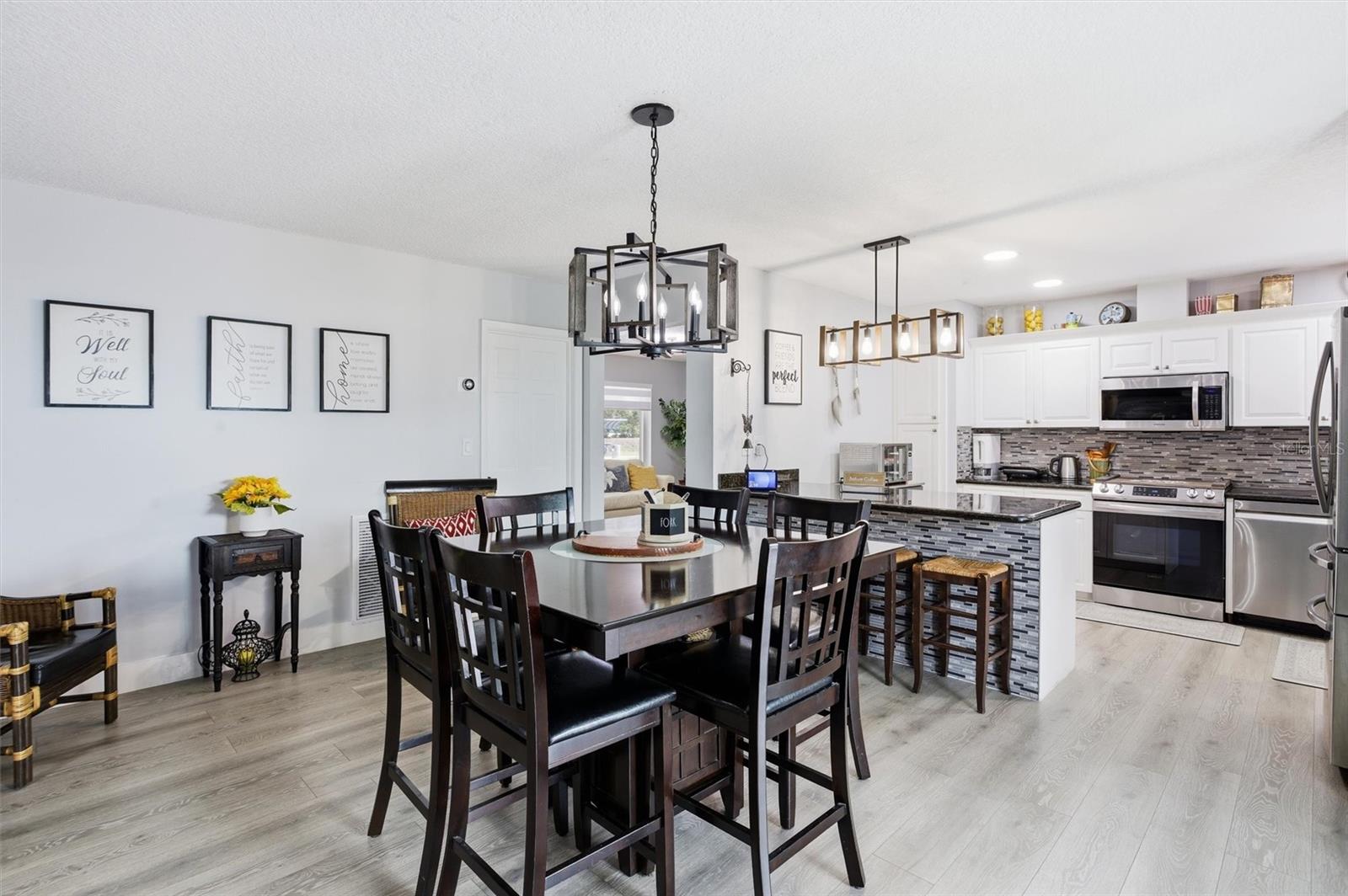 Image 22 of 52 For 431 Old Hiatus Rd Avenue