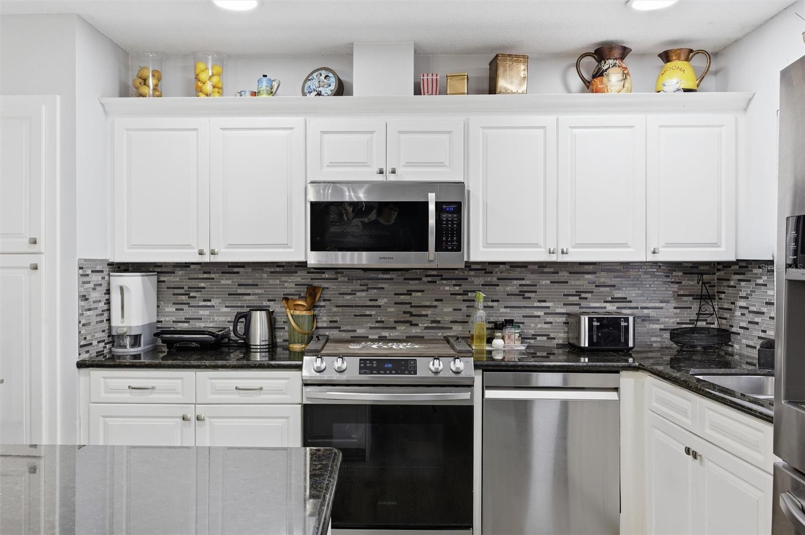 Image 24 of 52 For 431 Old Hiatus Rd Avenue