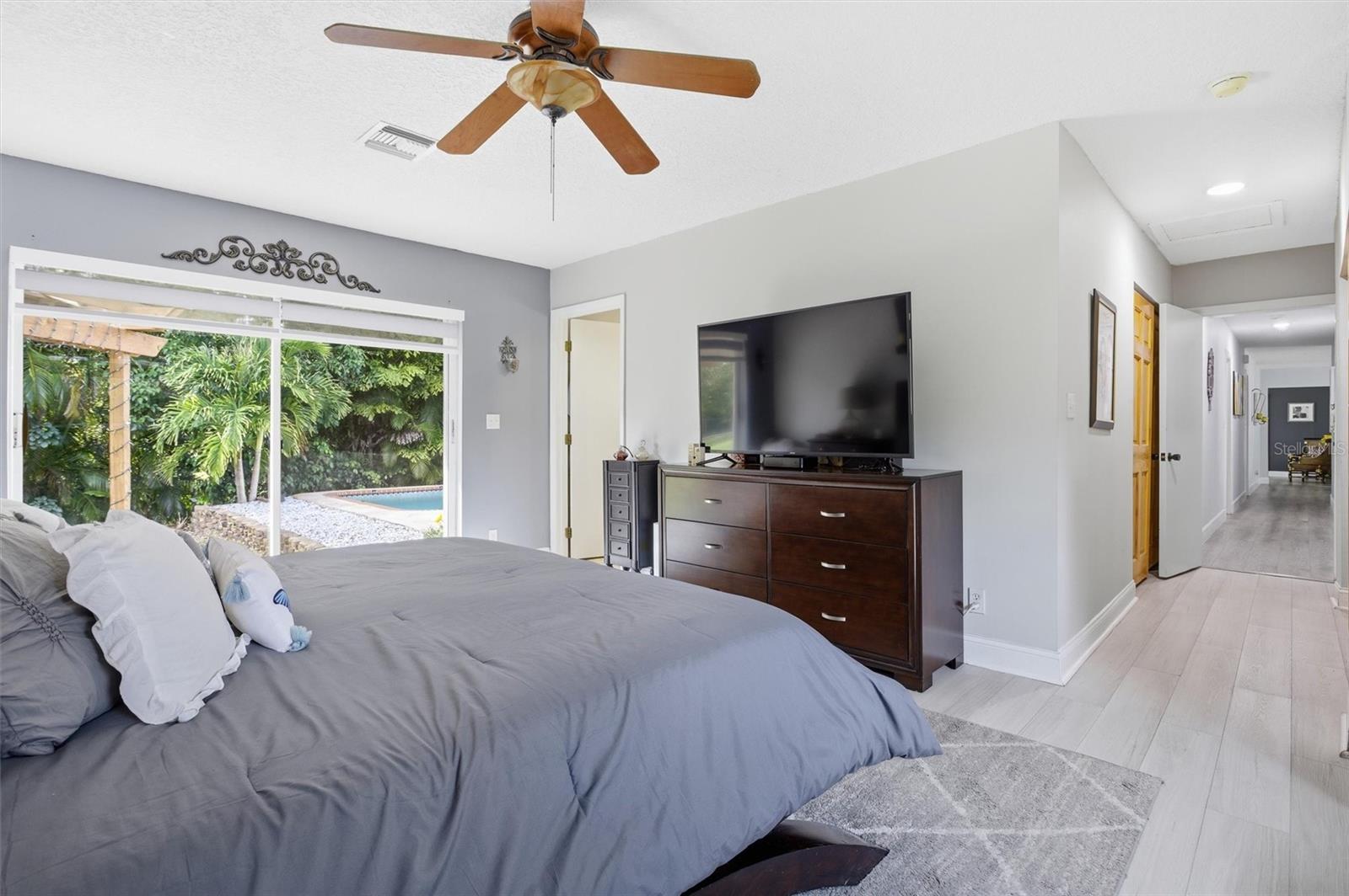 Image 32 of 52 For 431 Old Hiatus Rd Avenue