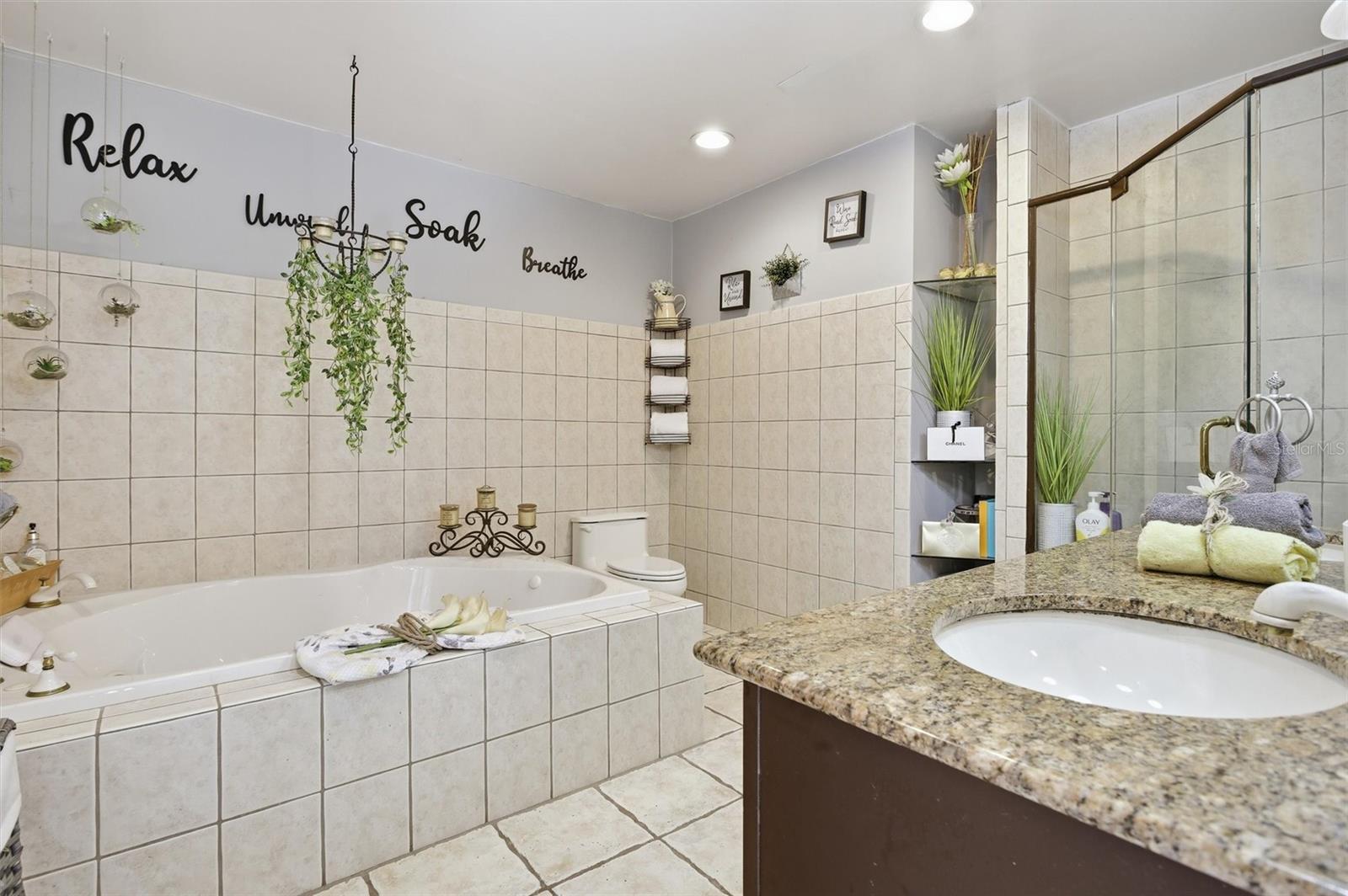 Image 37 of 52 For 431 Old Hiatus Rd Avenue