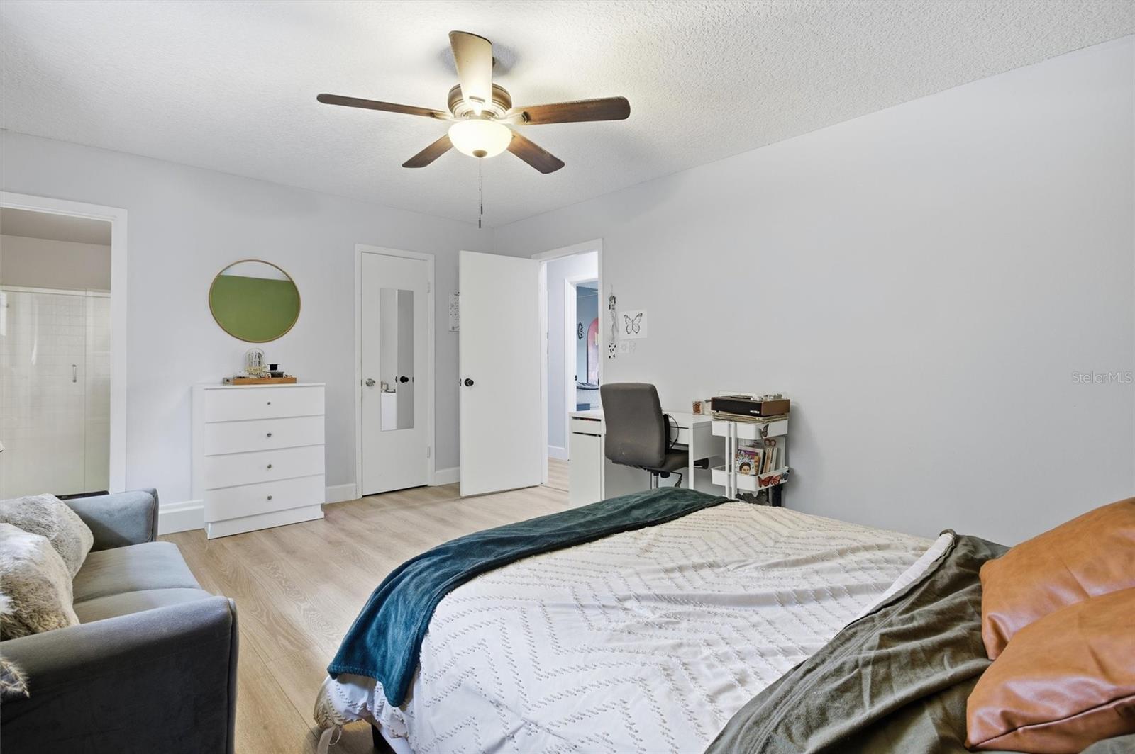 Image 41 of 52 For 431 Old Hiatus Rd Avenue