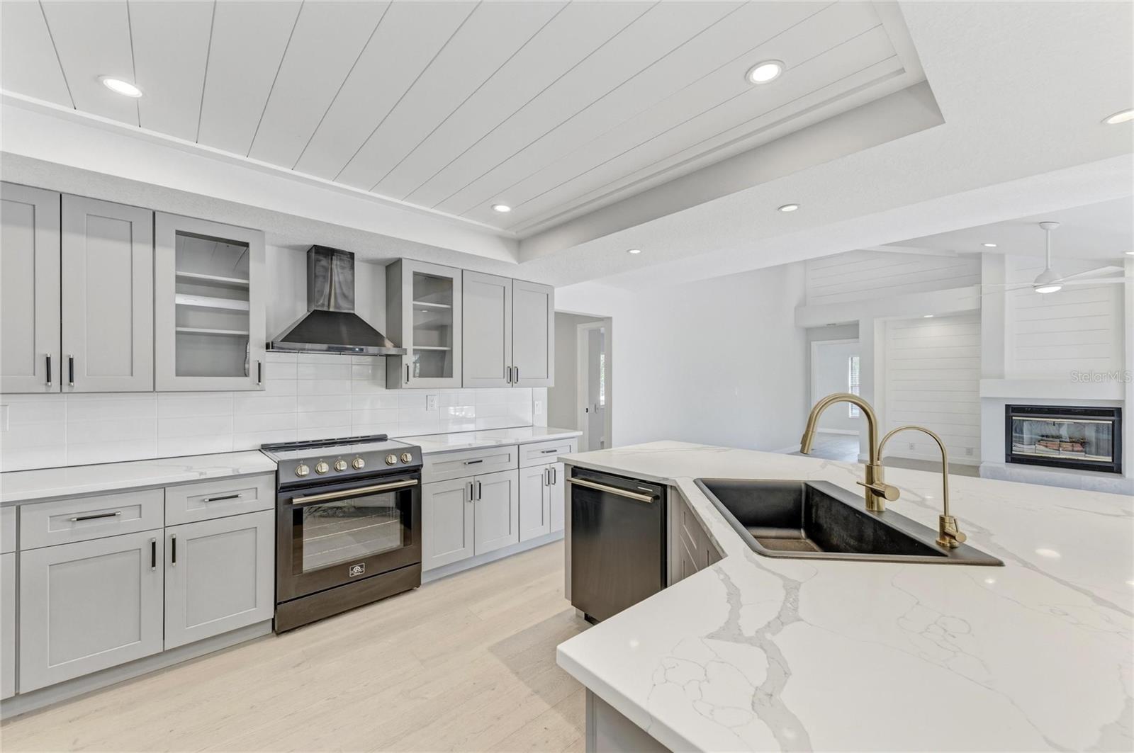 Image 22 of 74 For 5328 Dominica Circle