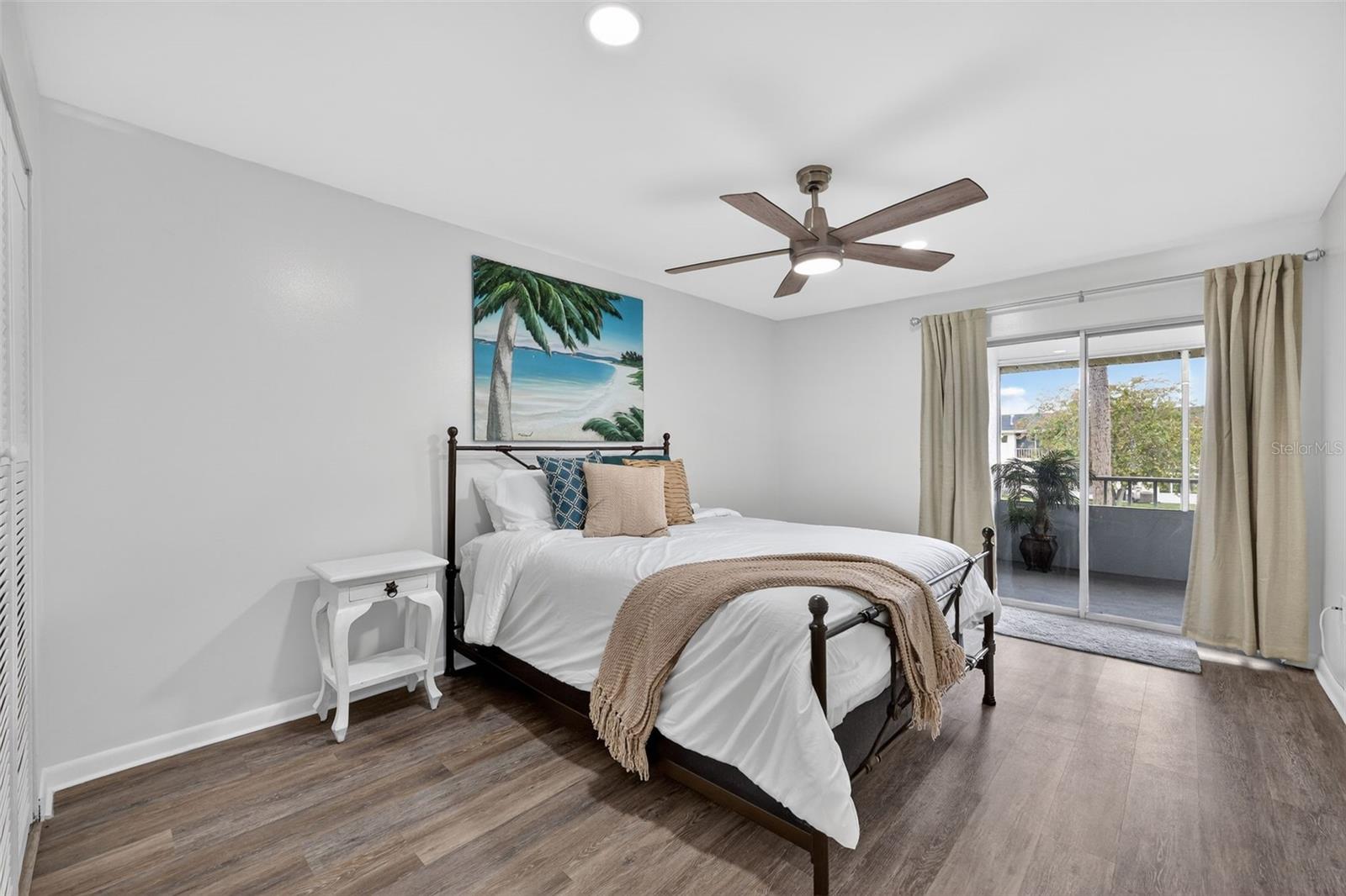 Image 13 of 21 For 102 46th Avenue Terrace W 402