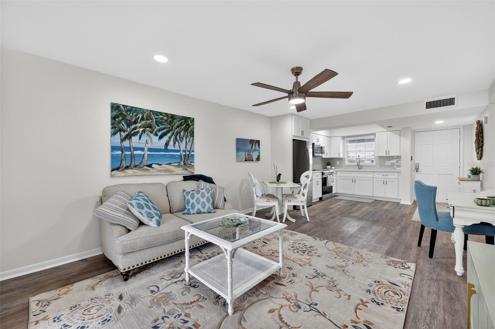 Image 7 of 21 For 102 46th Avenue Terrace W 402