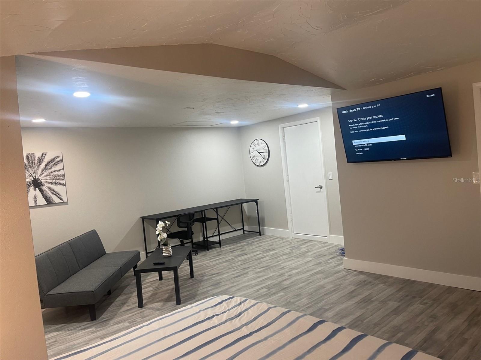 Image 28 of 47 For 2244 Palm Terrace