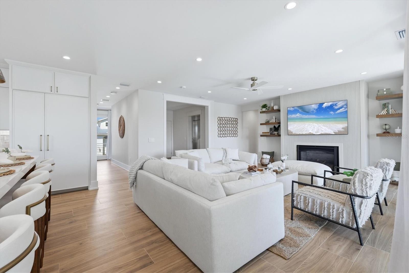 Image 11 of 83 For 319 Tarpon Street