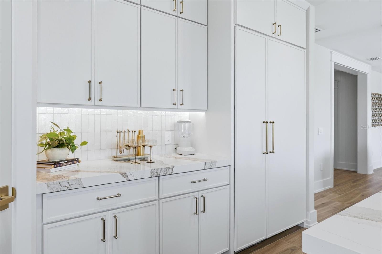 Image 17 of 83 For 319 Tarpon Street