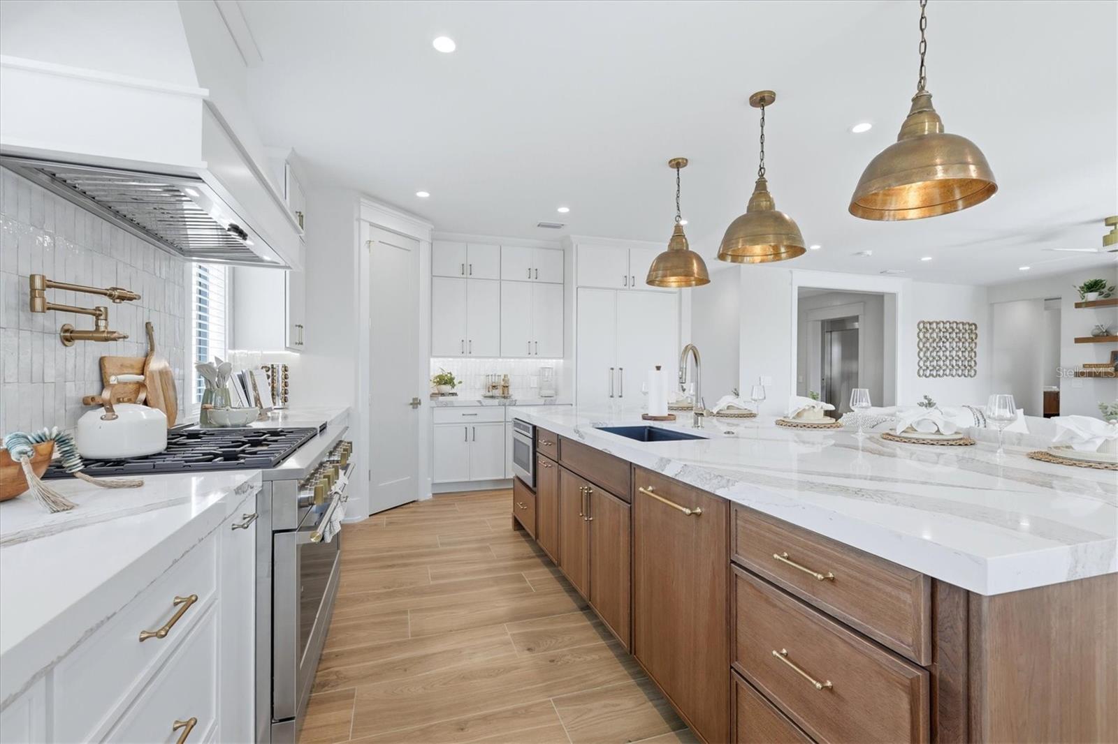 Image 20 of 83 For 319 Tarpon Street