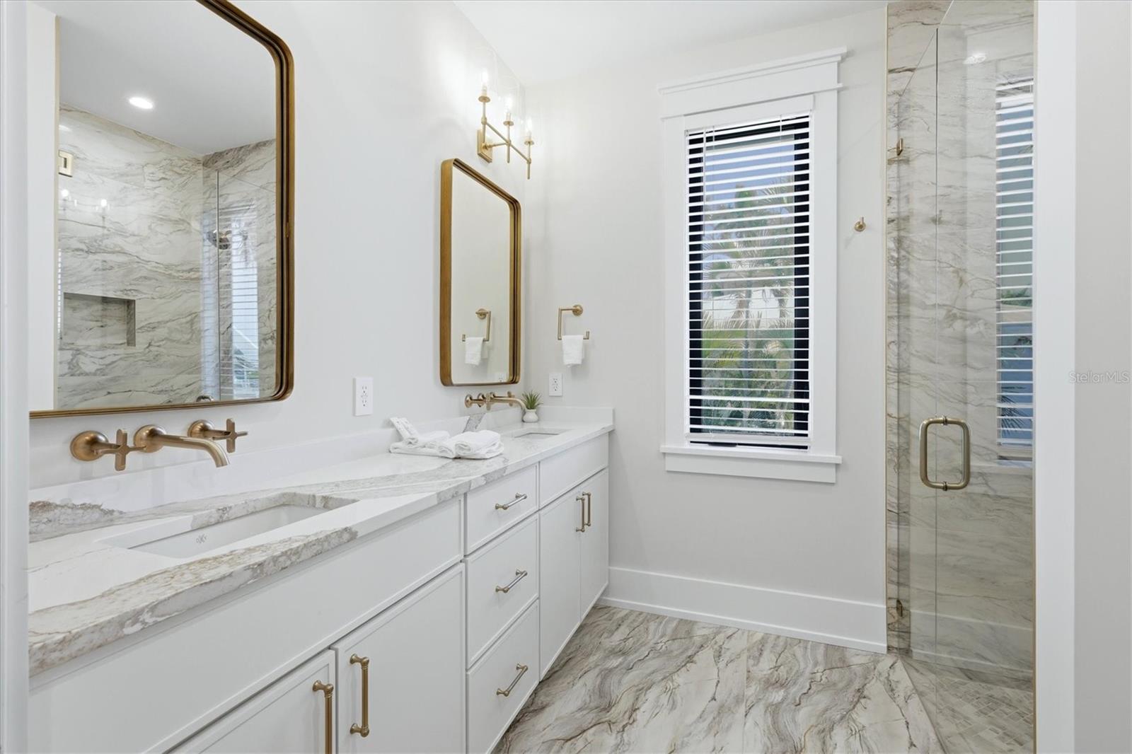 Image 24 of 83 For 319 Tarpon Street