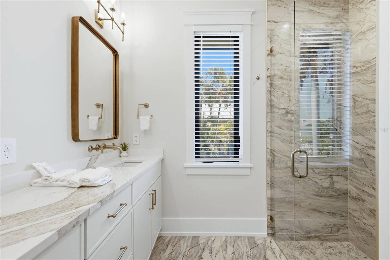 Image 25 of 83 For 319 Tarpon Street