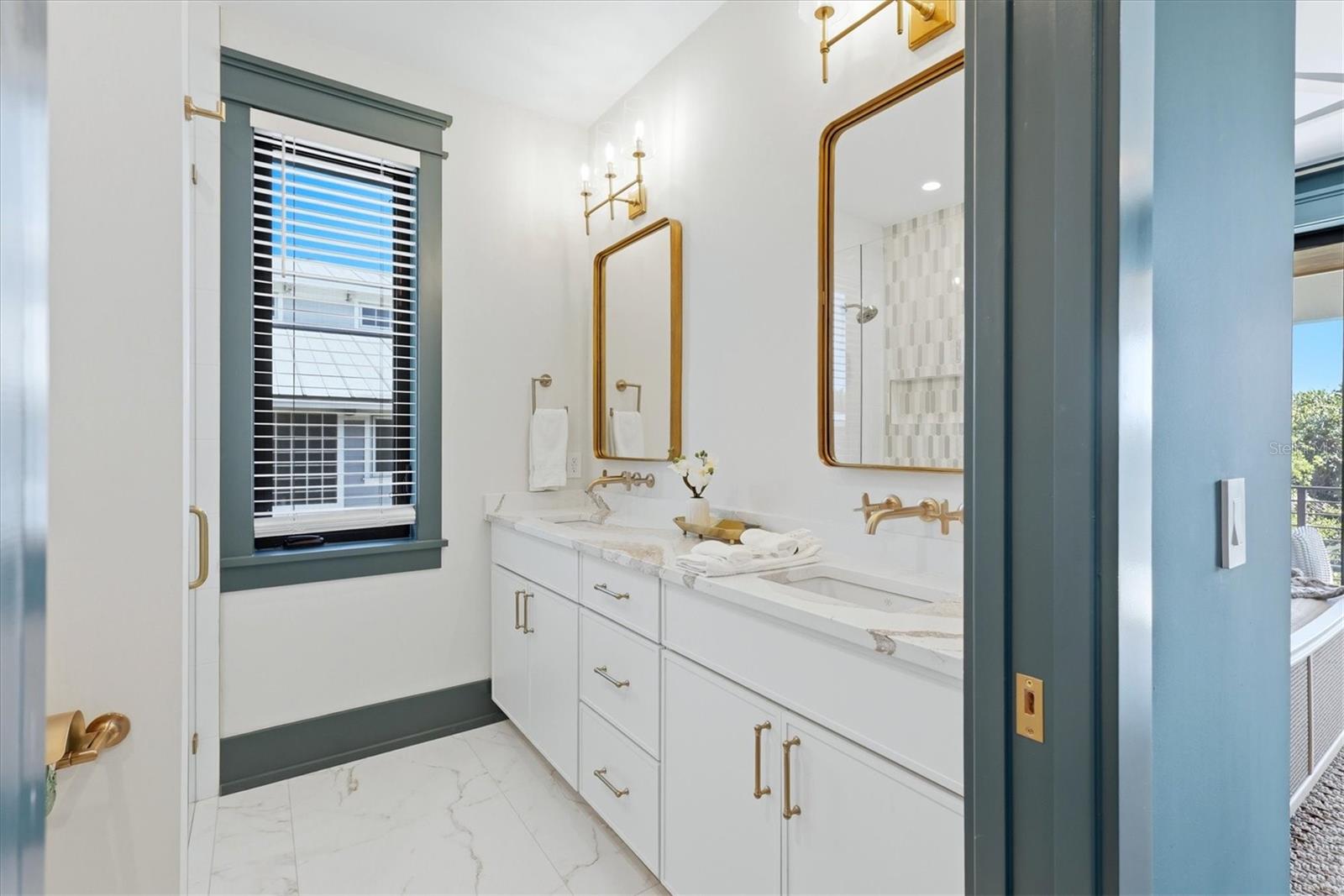 Image 29 of 83 For 319 Tarpon Street