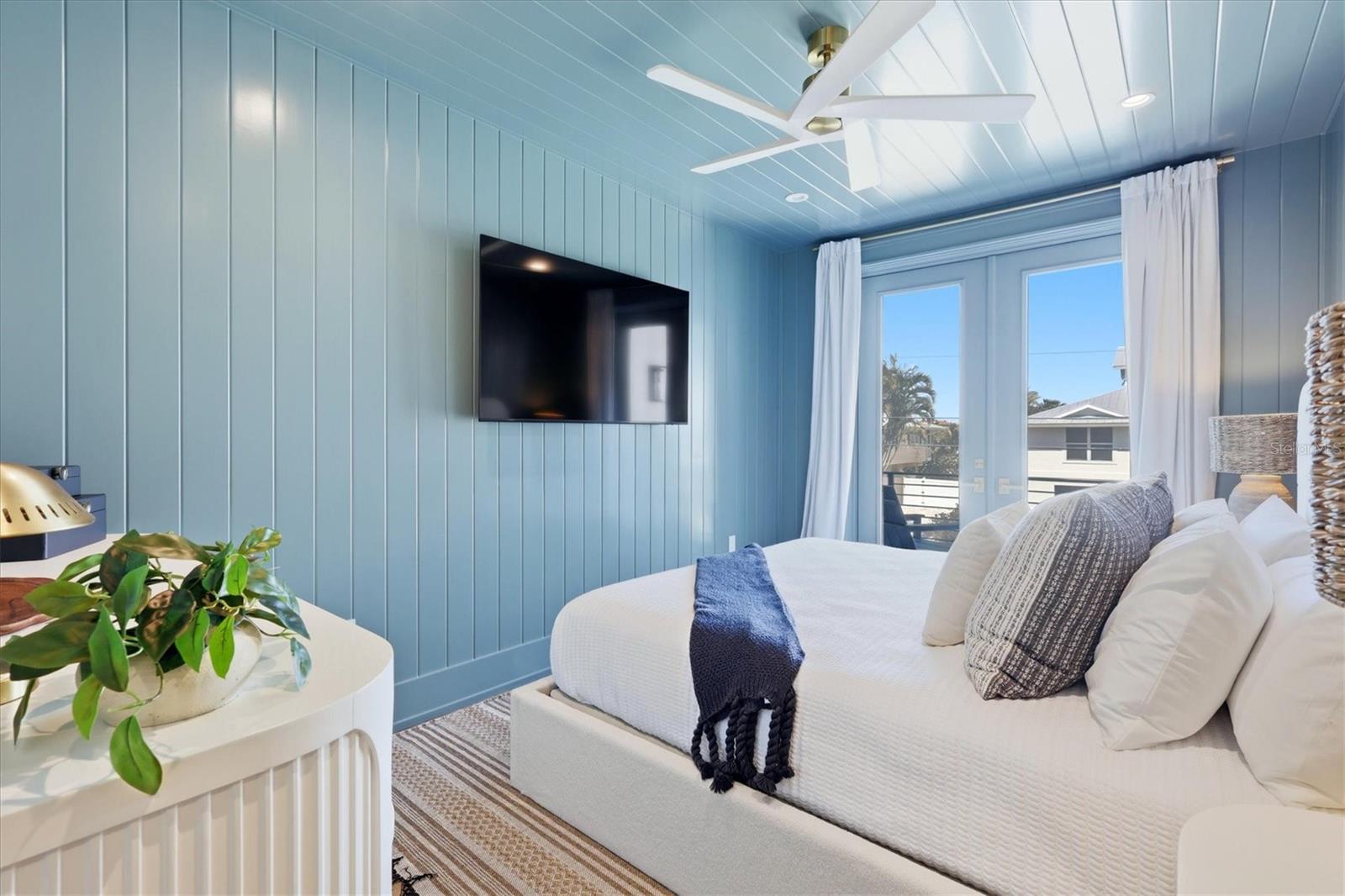 Image 31 of 83 For 319 Tarpon Street