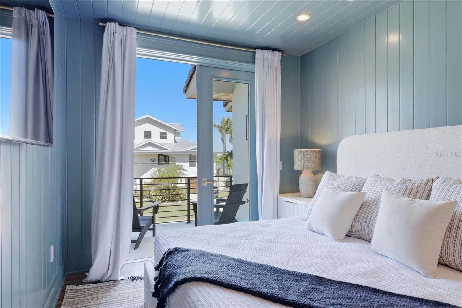 Image 32 of 83 For 319 Tarpon Street