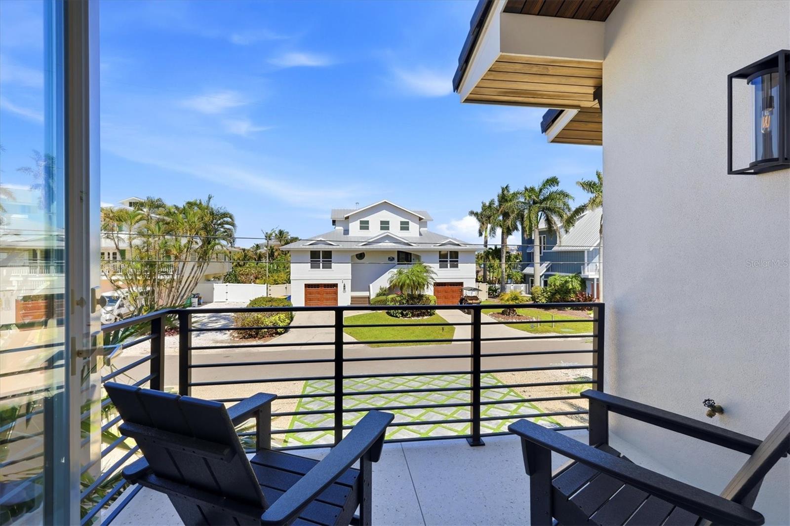 Image 33 of 83 For 319 Tarpon Street