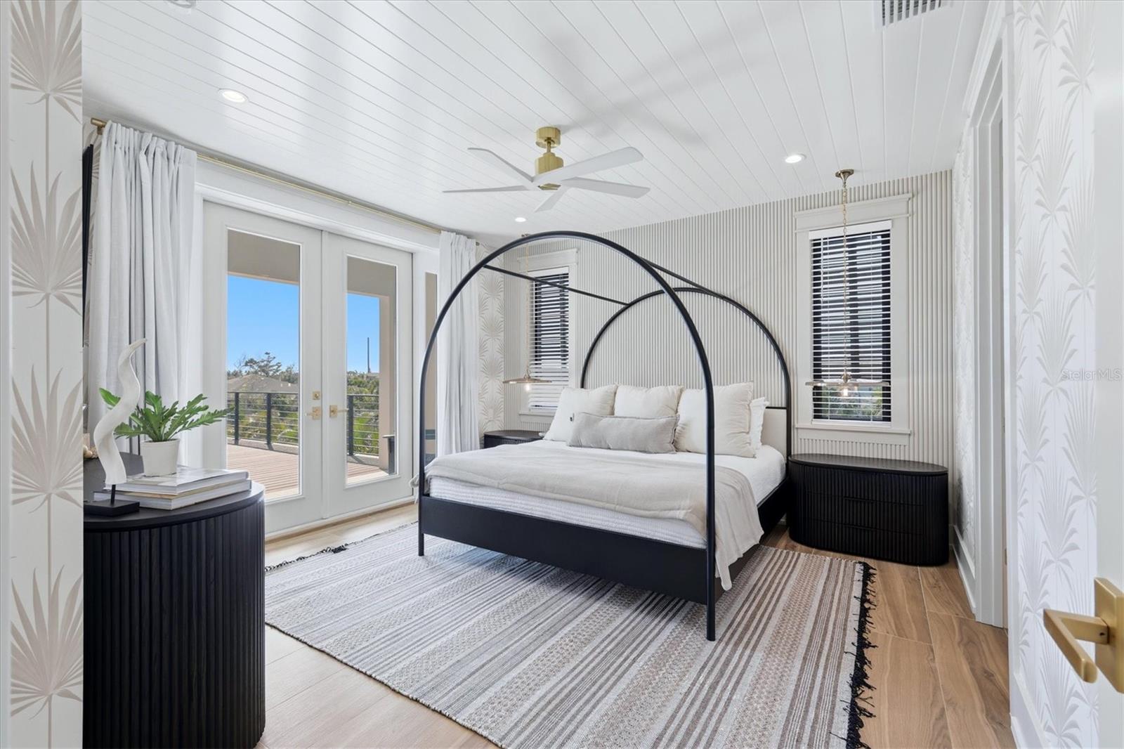 Image 42 of 83 For 319 Tarpon Street