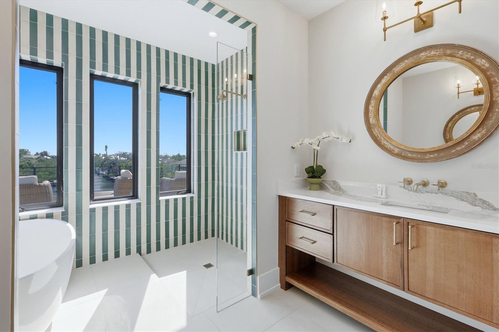 Image 45 of 83 For 319 Tarpon Street