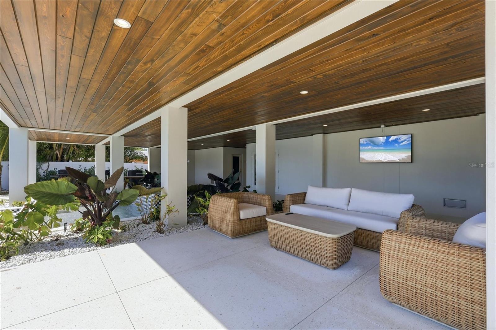 Image 57 of 83 For 319 Tarpon Street