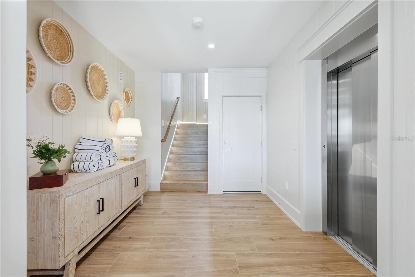 Image 6 of 83 For 319 Tarpon Street