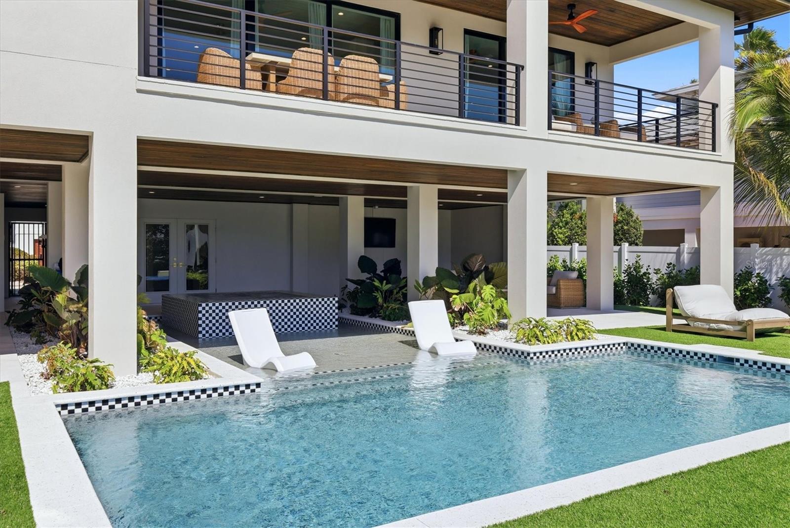 Image 64 of 83 For 319 Tarpon Street