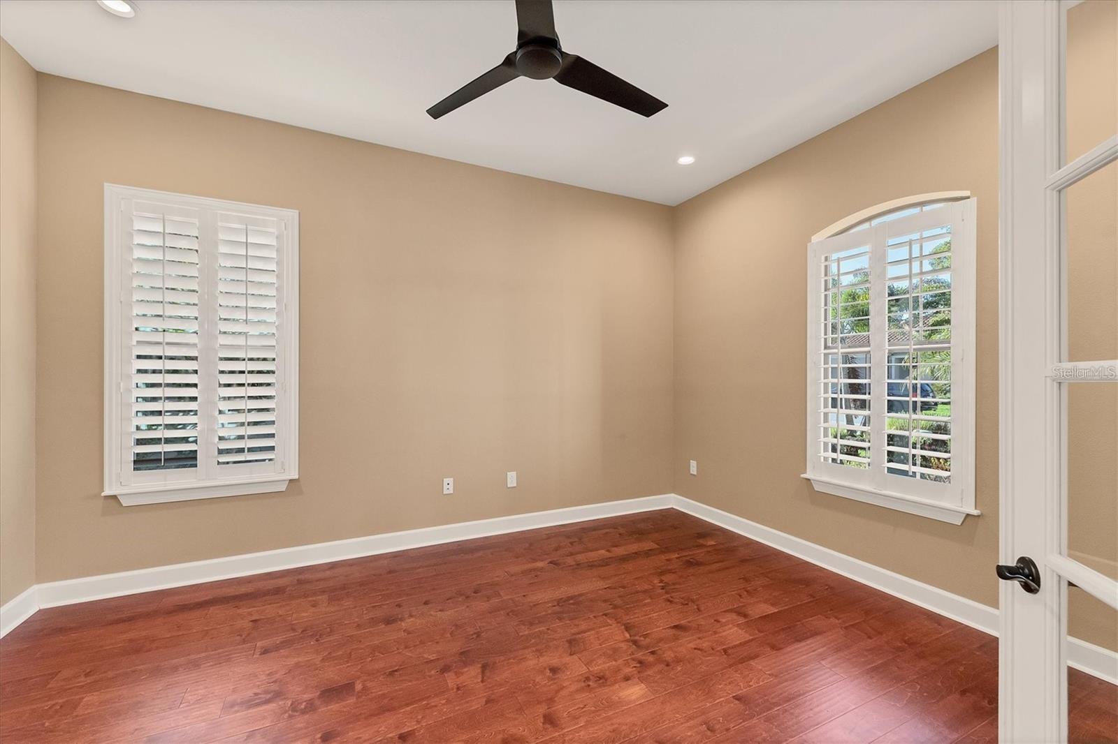 Image 15 of 35 For 5580 Semolino Street